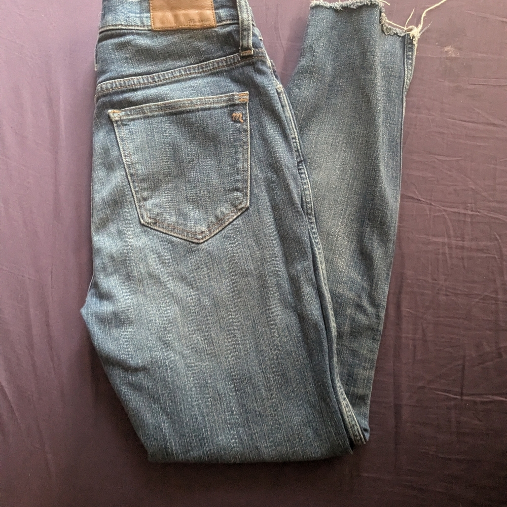 Madewell 10" High-Rise Skinny Jeans with Raw Hem | Size 27 - Picture 3 of 5